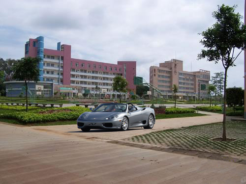 名车惊现.jpg