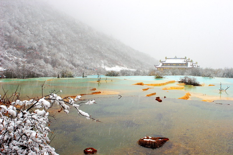 雪中黄龙,人间仙境.jpg