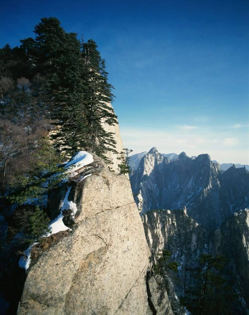 華山南峰峭壁.jpg