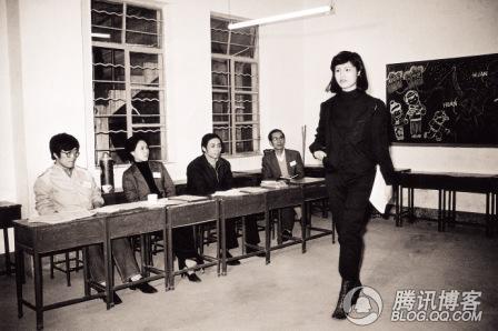 1985年，广州青春美大赛的初赛在回民小学的教室里进行。
